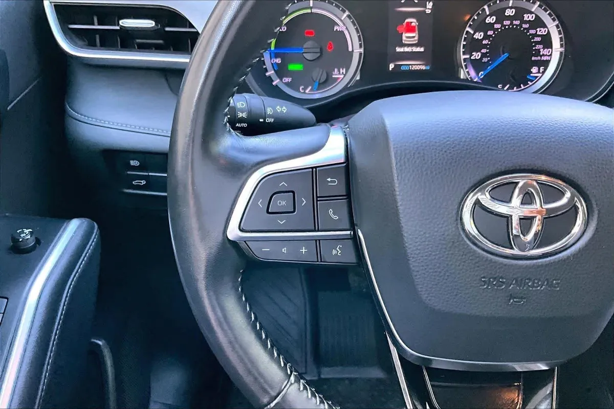 2020 Toyota Highlander Hybrid LE thumbnail 24