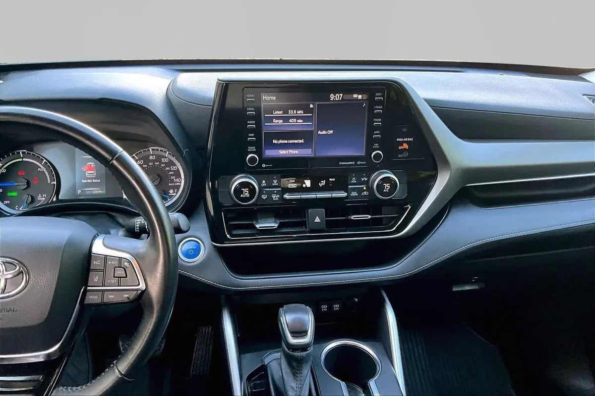 2020 Toyota Highlander Hybrid LE thumbnail 7