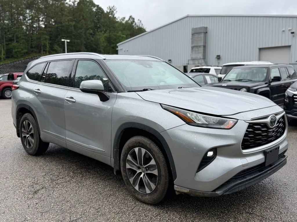 2020 Toyota Highlander XLE thumbnail 4