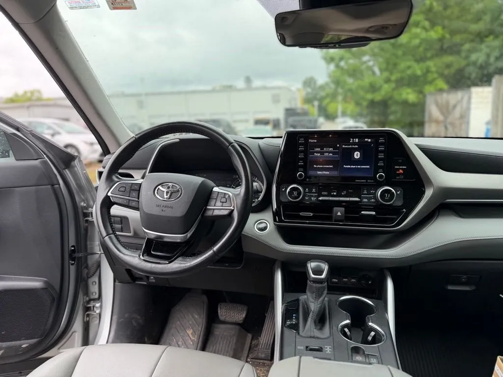 2020 Toyota Highlander XLE thumbnail 8