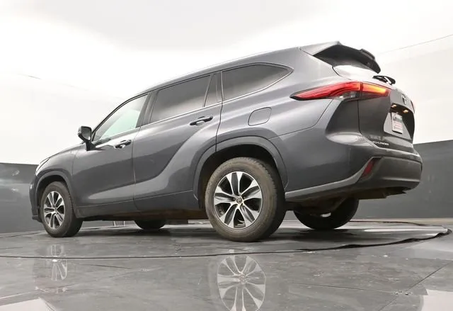 2020 Toyota Highlander XLE thumbnail 10