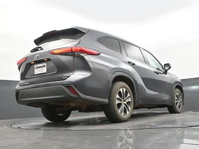 2020 Toyota Highlander XLE thumbnail 11