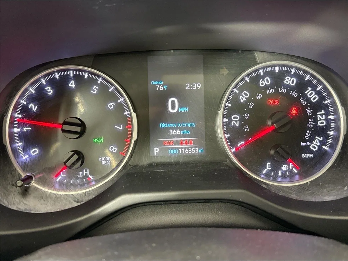 2020 Toyota RAV4 XLE thumbnail 18
