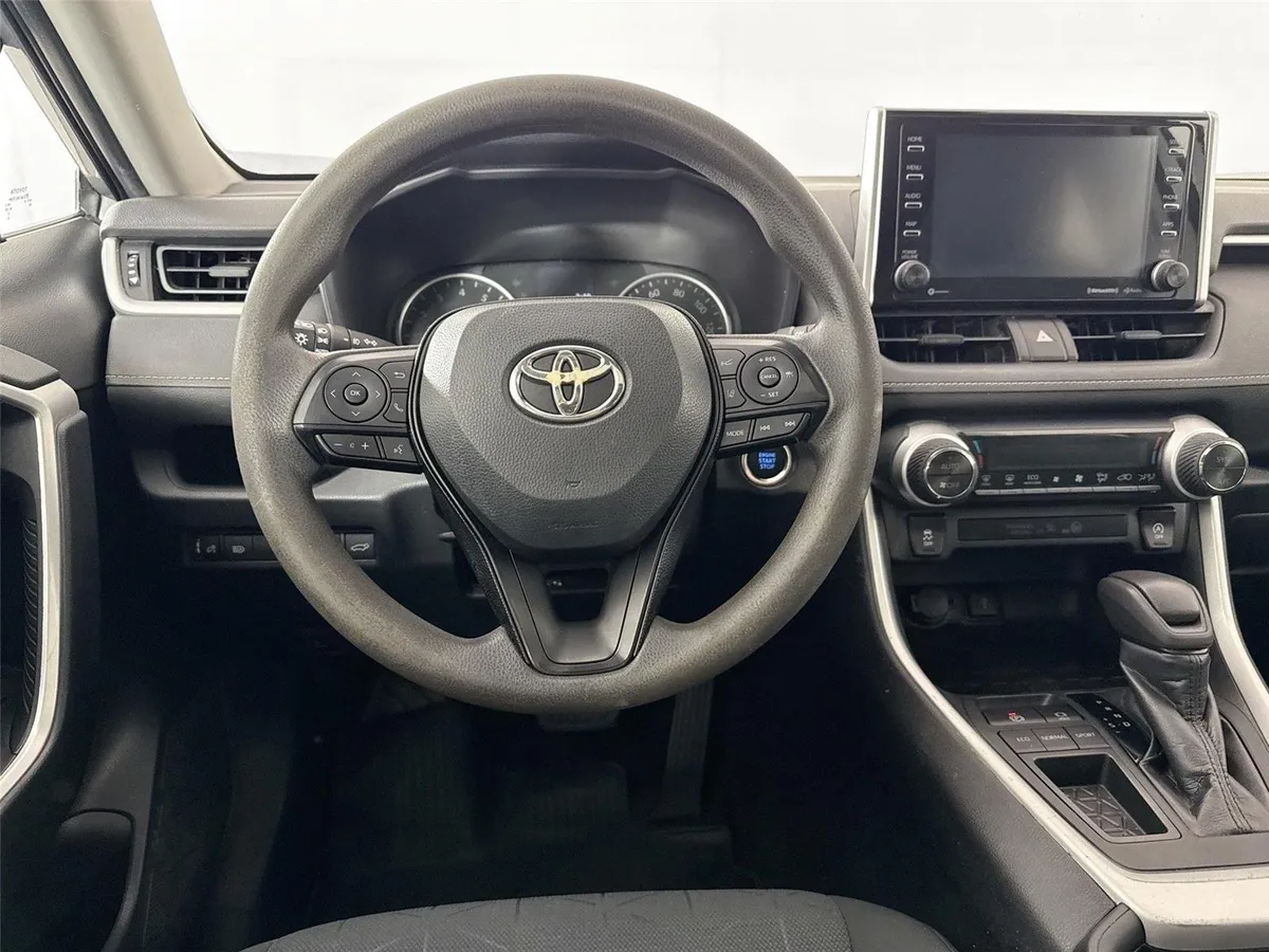 2020 Toyota RAV4 XLE thumbnail 29
