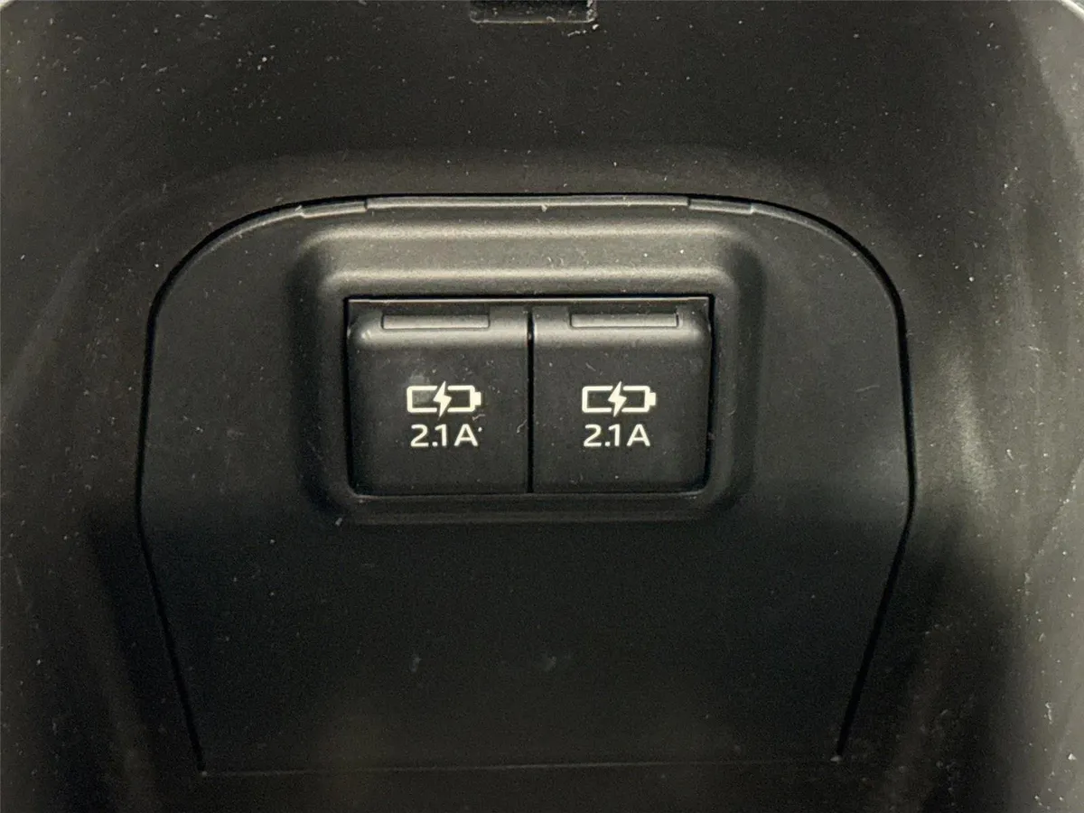 2020 Toyota RAV4 XLE thumbnail 31