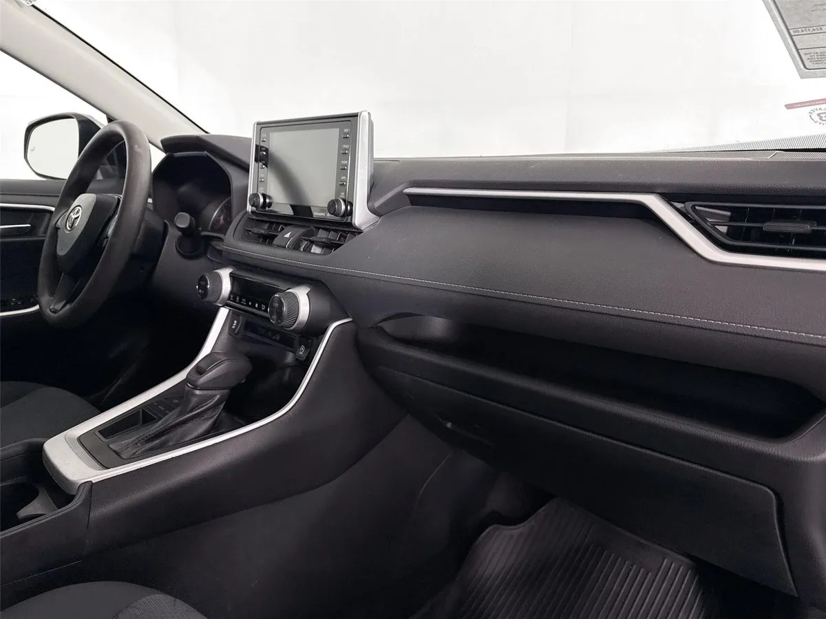 2020 Toyota RAV4 XLE thumbnail 39