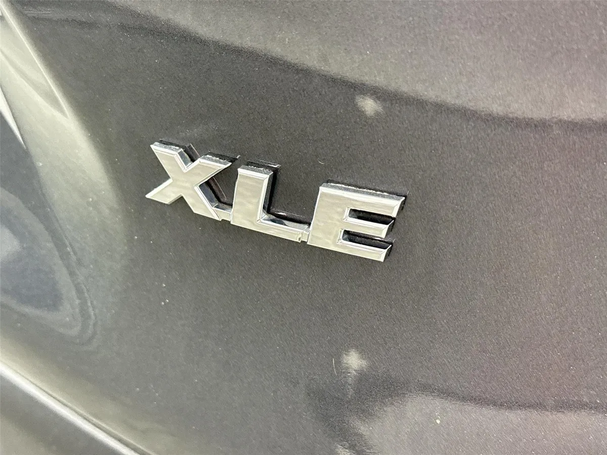 2020 Toyota RAV4 XLE Premium thumbnail 14