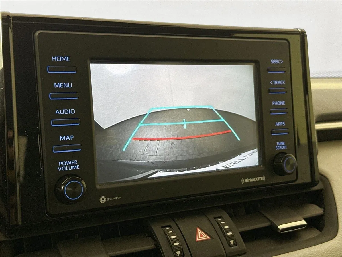 2020 Toyota RAV4 XLE Premium thumbnail 23