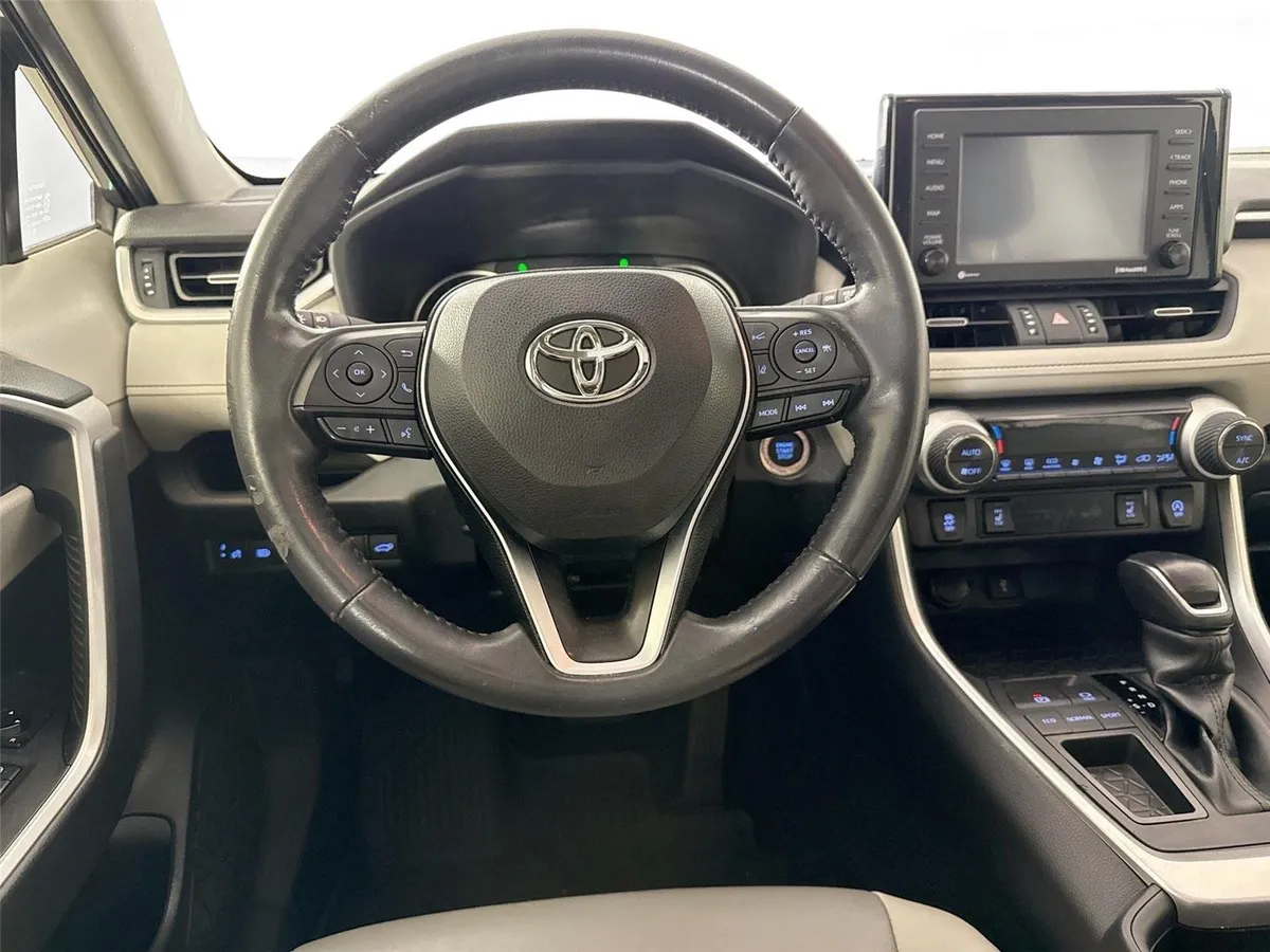 2020 Toyota RAV4 XLE Premium thumbnail 29