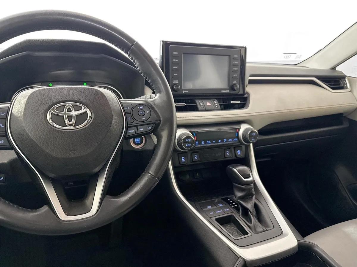2020 Toyota RAV4 XLE Premium thumbnail 30