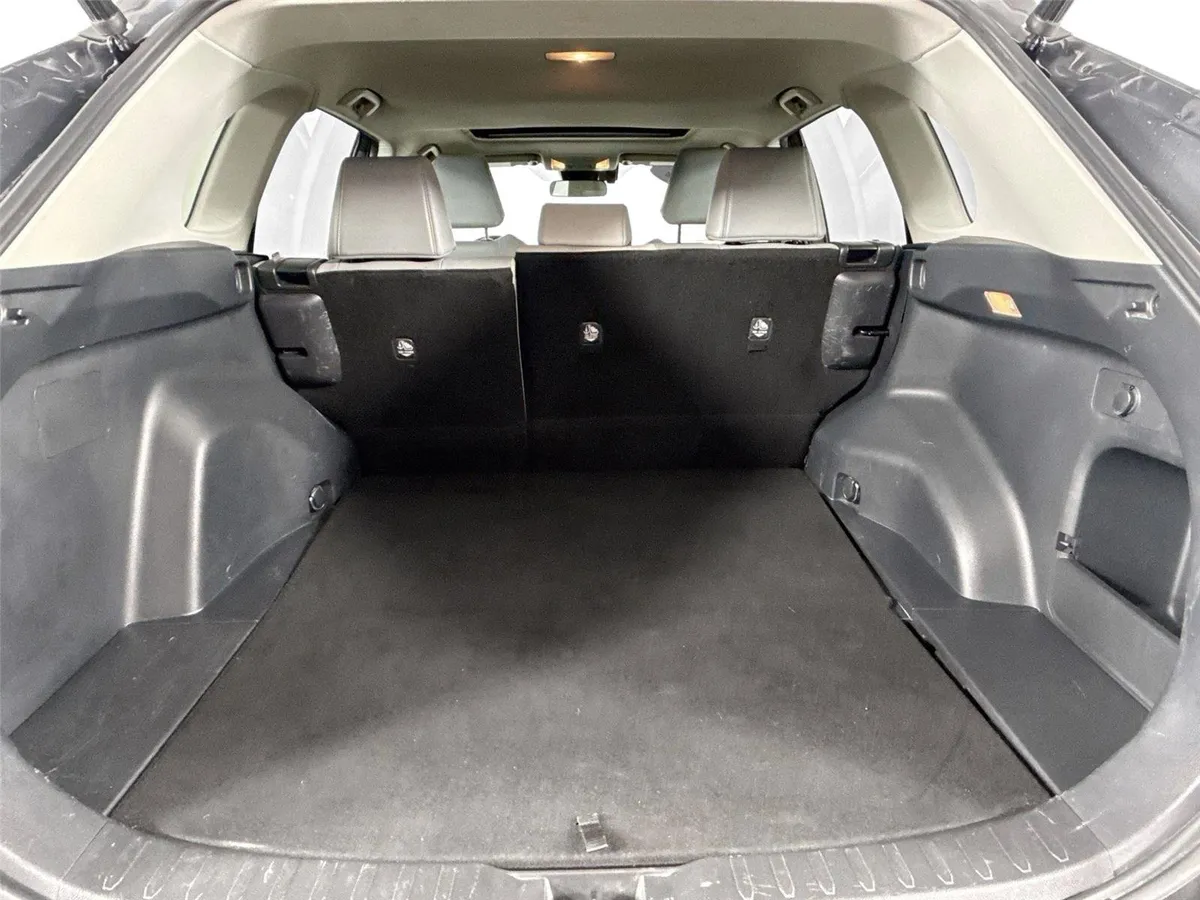 2020 Toyota RAV4 XLE Premium thumbnail 36