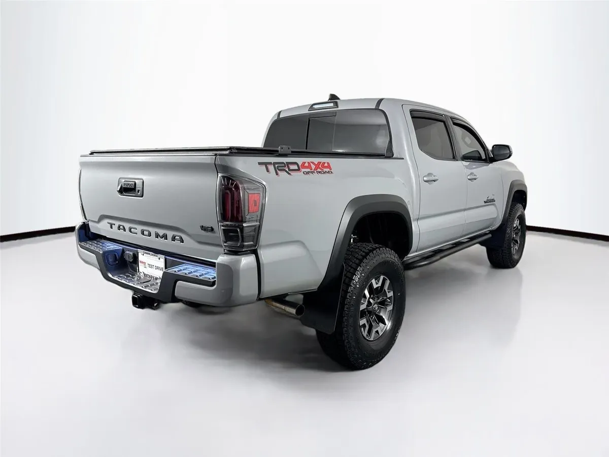 2020 Toyota Tacoma TRD Off-Road thumbnail 2