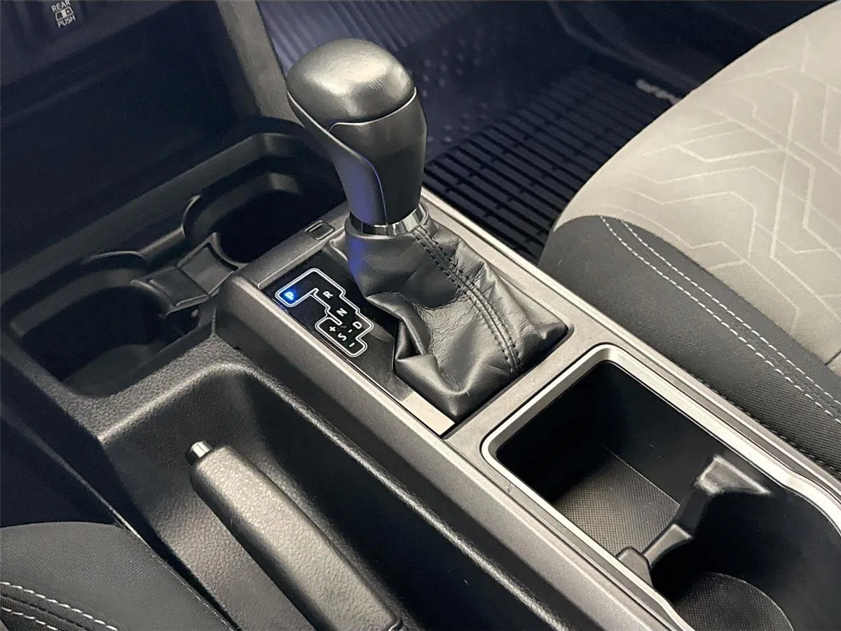 2020 Toyota Tacoma TRD Off-Road thumbnail 25