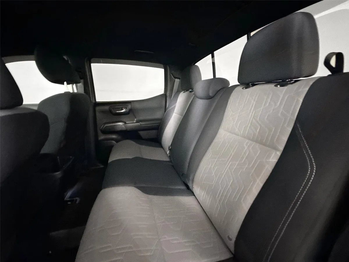 2020 Toyota Tacoma TRD Off-Road thumbnail 28