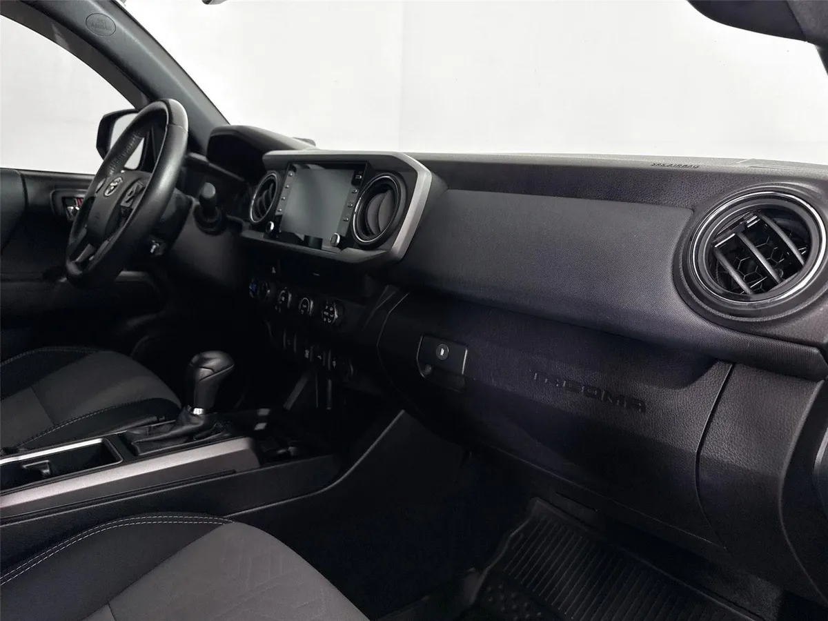 2020 Toyota Tacoma TRD Off-Road thumbnail 37