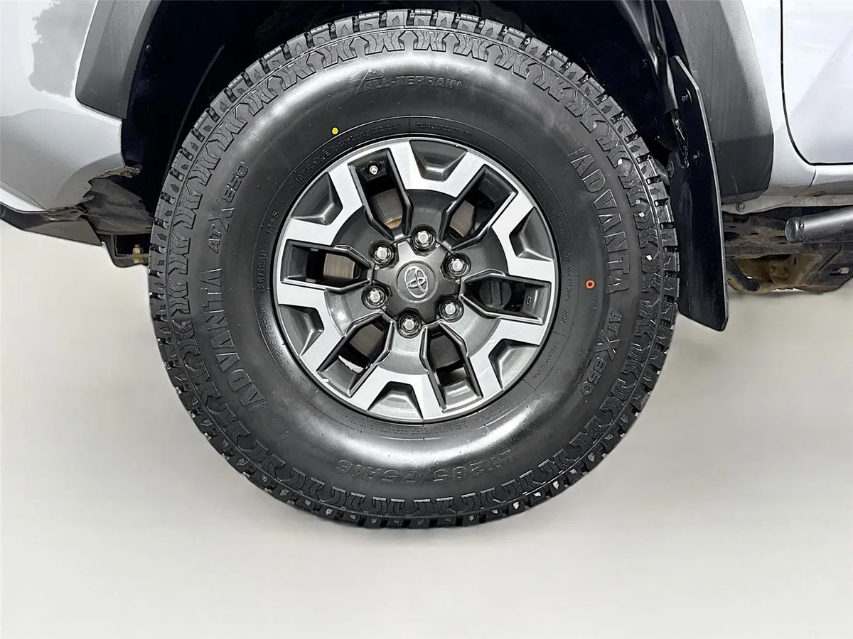 2020 Toyota Tacoma TRD Off-Road thumbnail 39