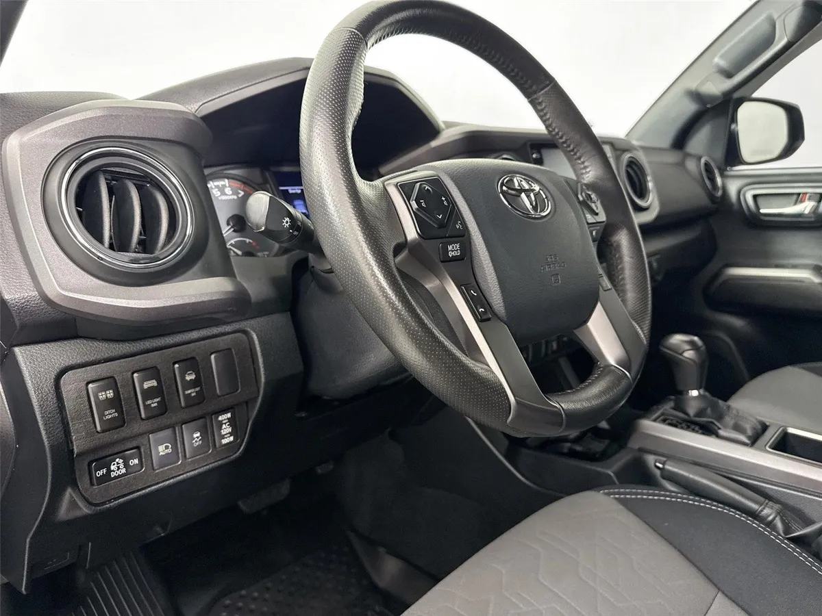 2020 Toyota Tacoma TRD Off-Road thumbnail 4