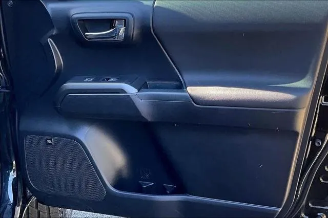2020 Toyota TACOMA TRD PRO thumbnail 23