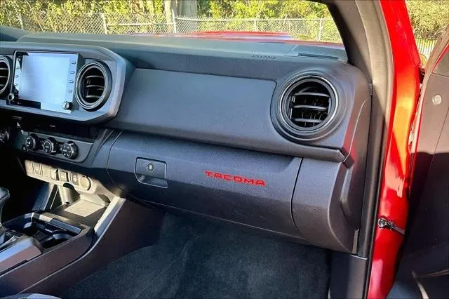2020 Toyota TACOMA TRD SPORT thumbnail 17
