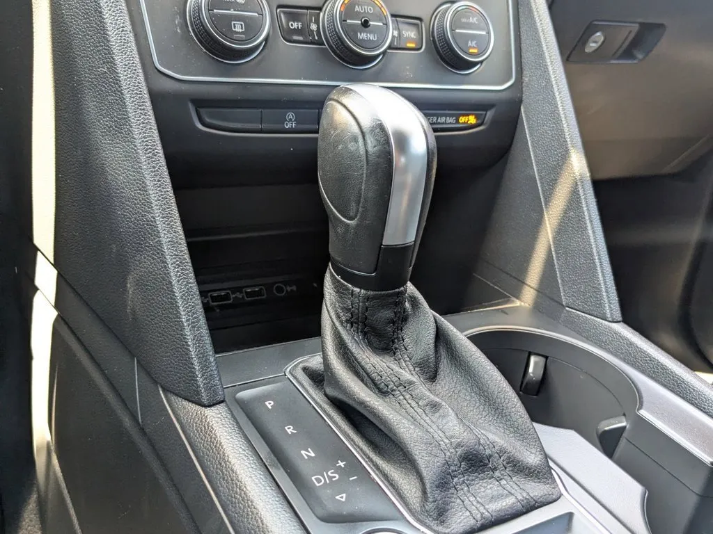 2020 Volkswagen Atlas Cross Sport 3.6L V6 SE w/Technology thumbnail 18