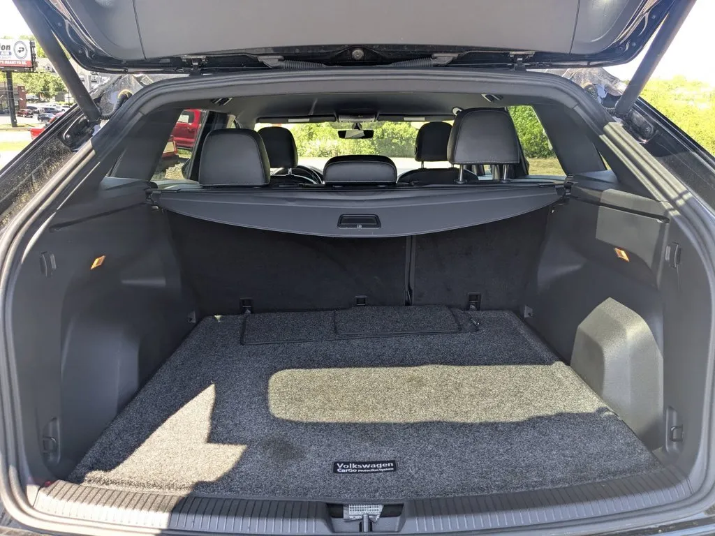 2020 Volkswagen Atlas Cross Sport 3.6L V6 SE w/Technology thumbnail 24