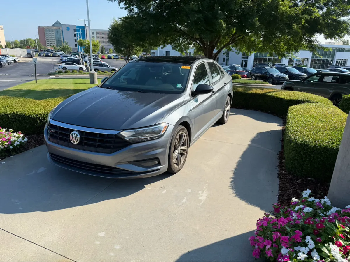 2020 Volkswagen Jetta R-Line thumbnail 2