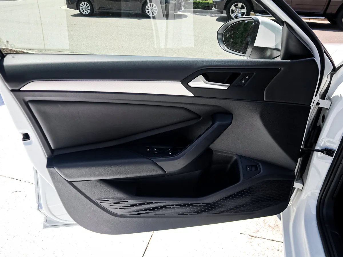 2020 Volkswagen Jetta SE thumbnail 13