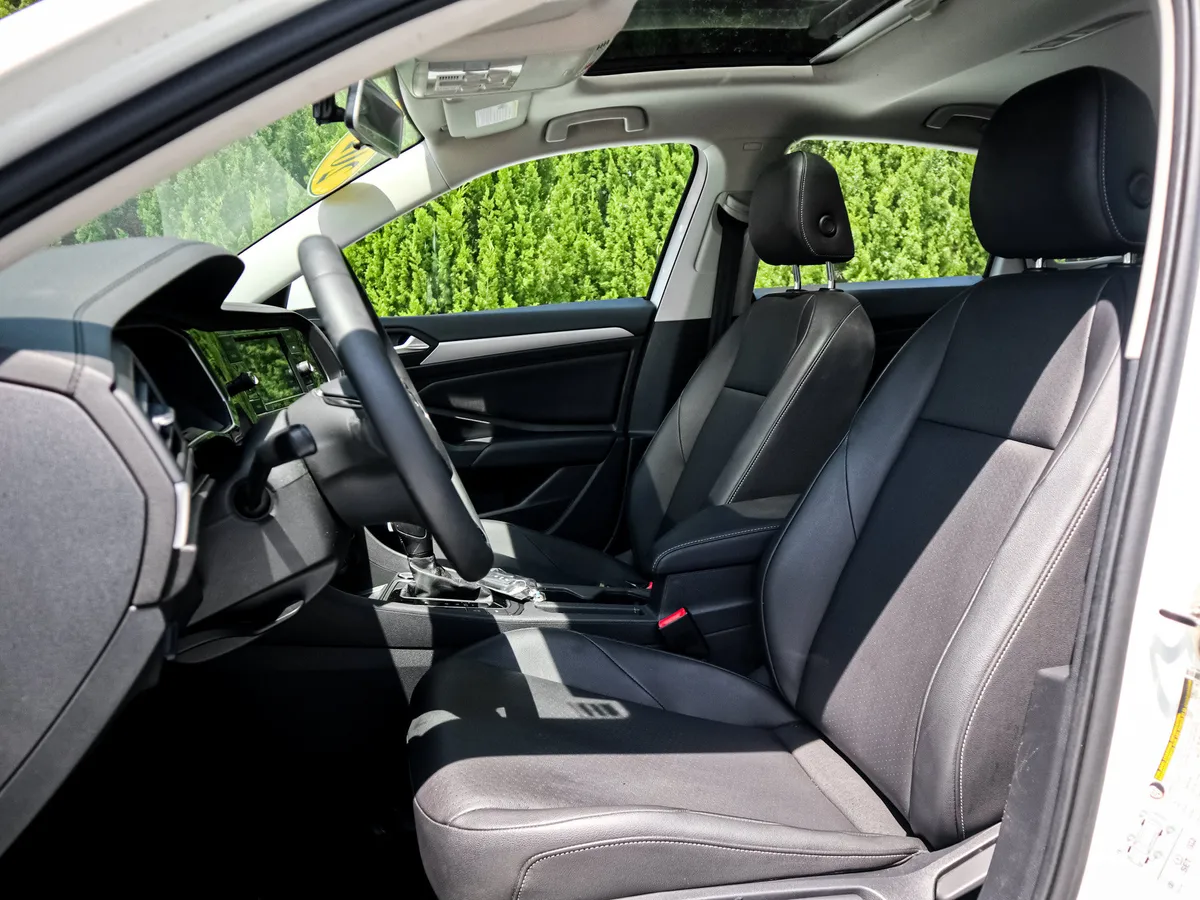2020 Volkswagen Jetta SE thumbnail 16
