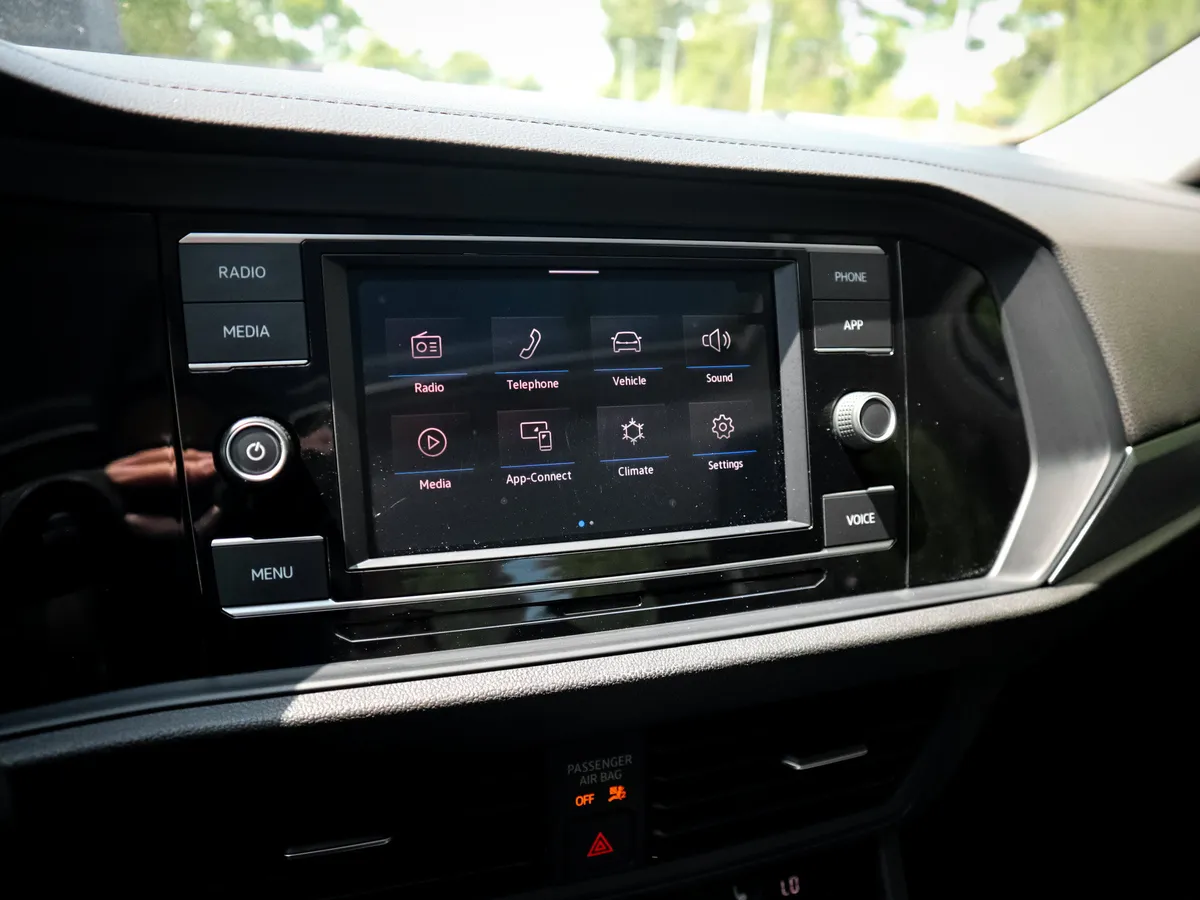 2020 Volkswagen Jetta SE thumbnail 22