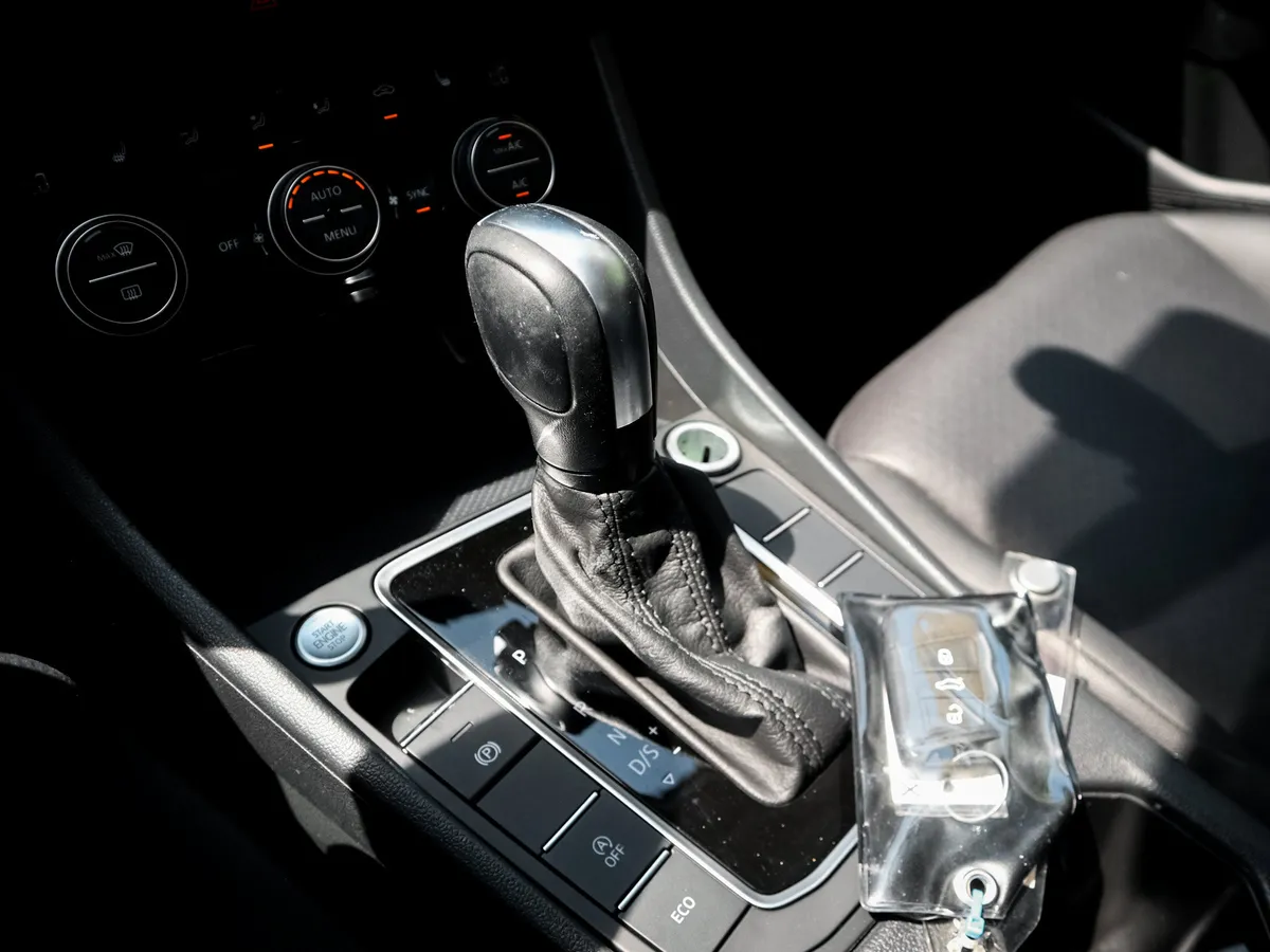 2020 Volkswagen Jetta SE thumbnail 24