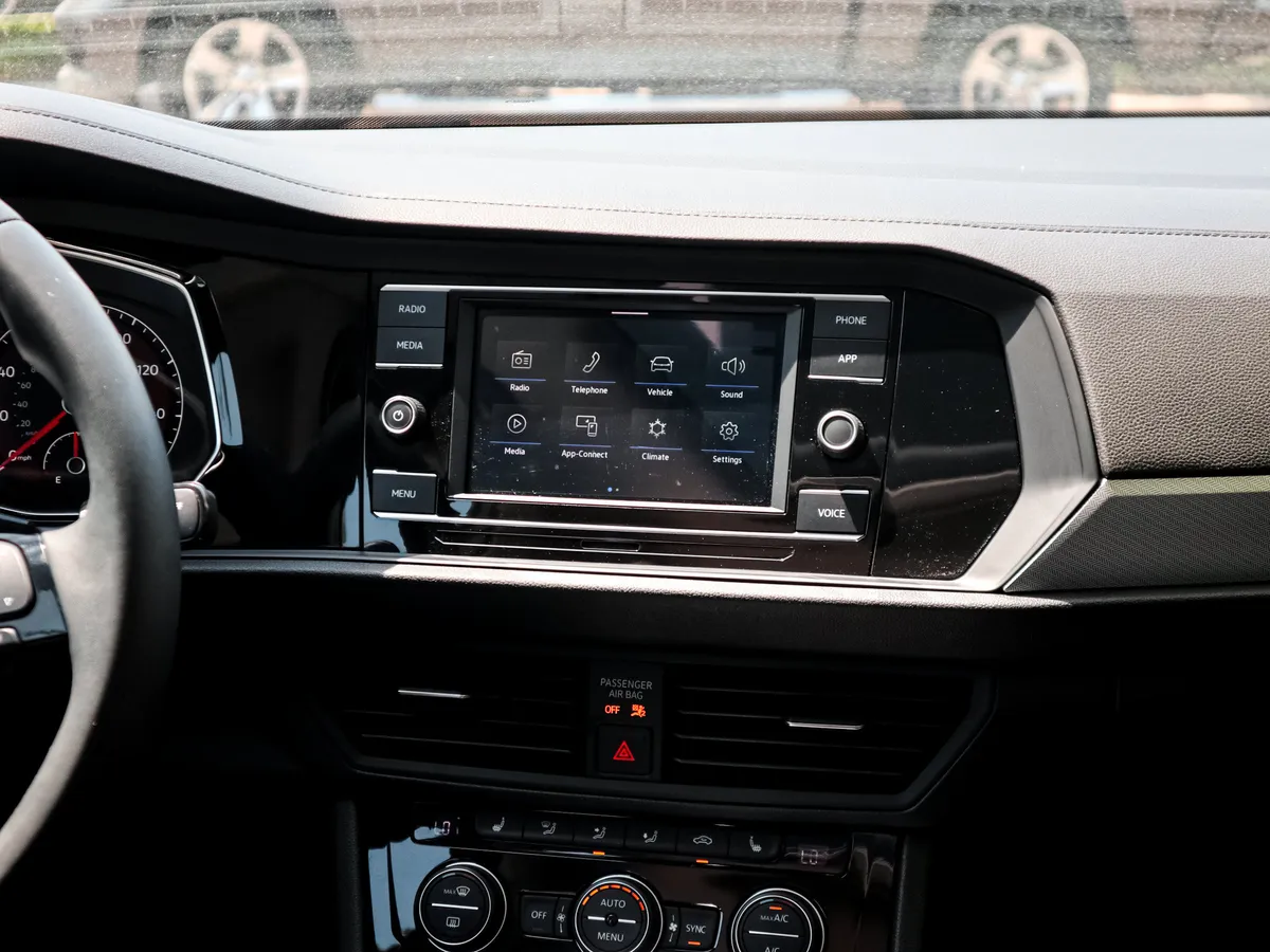 2020 Volkswagen Jetta SE thumbnail 28