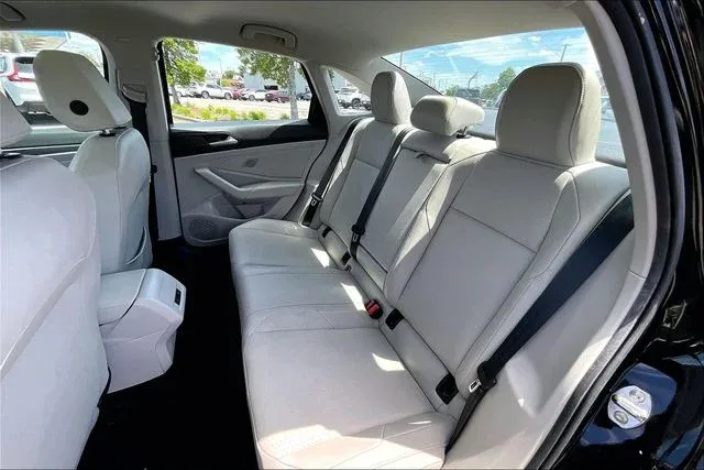 2020 Volkswagen Jetta SEL thumbnail 19