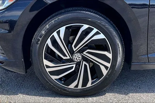 2020 Volkswagen Jetta SEL thumbnail 30