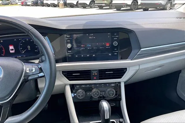 2020 Volkswagen Jetta SEL thumbnail 9