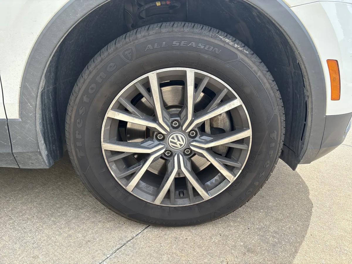 2020 Volkswagen Tiguan SE thumbnail 12