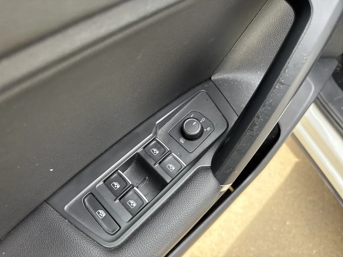 2020 Volkswagen Tiguan SE thumbnail 14