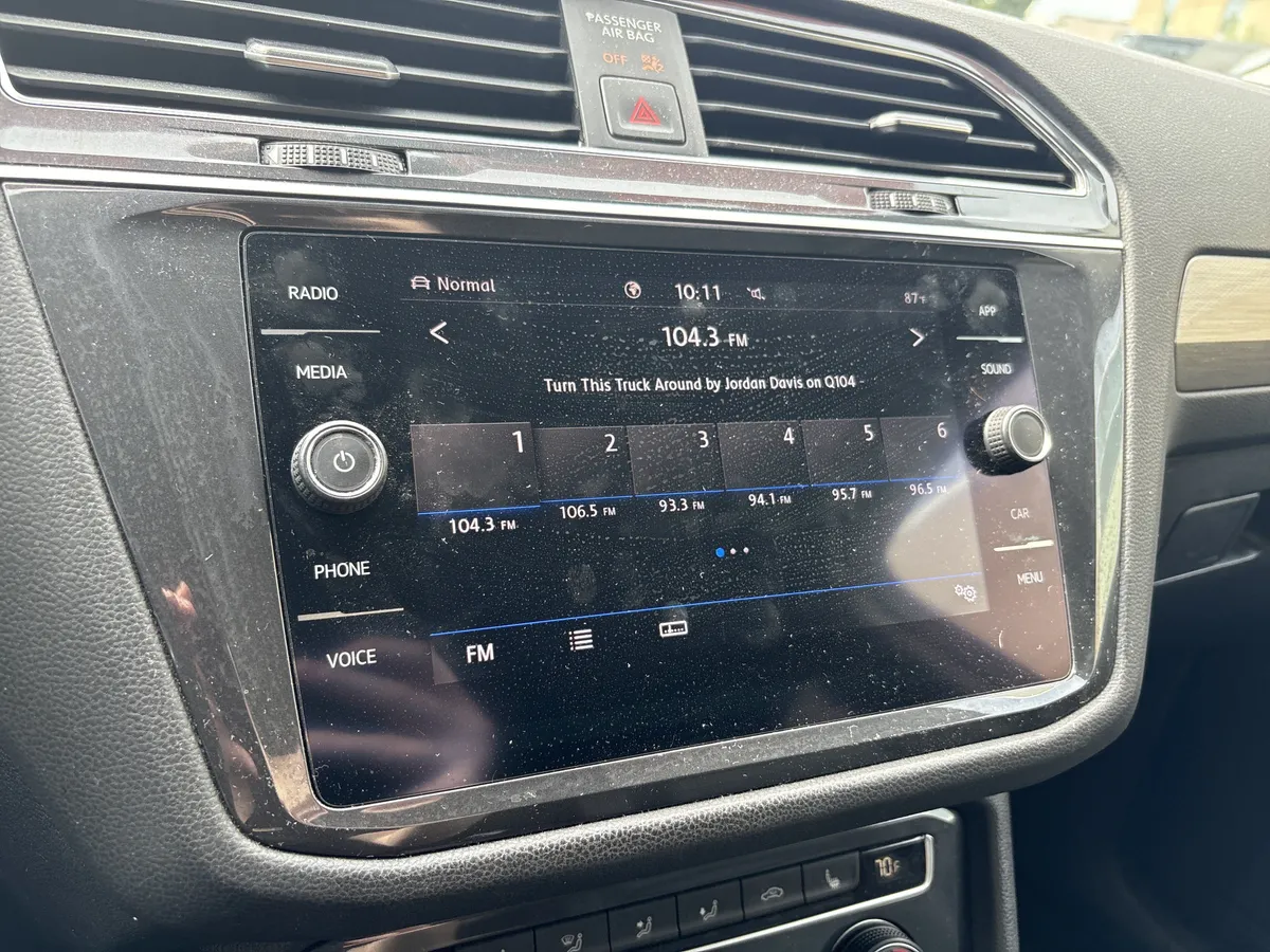 2020 Volkswagen Tiguan SE thumbnail 22