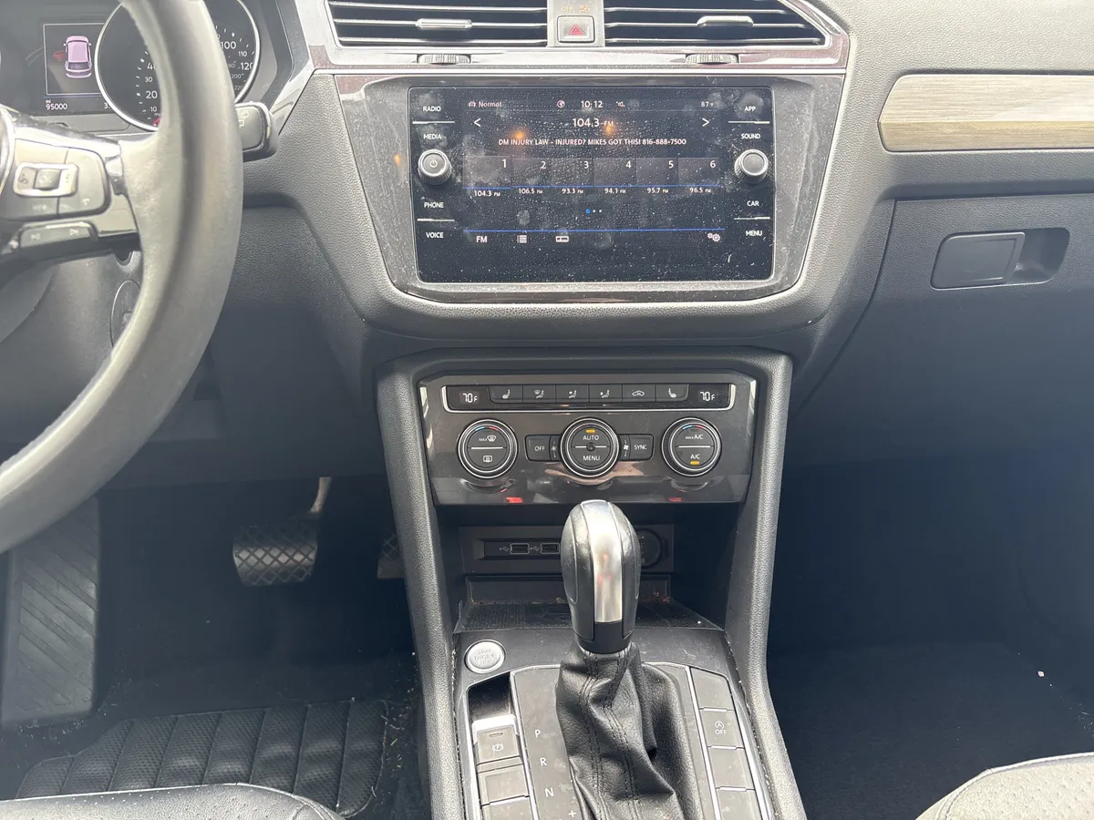 2020 Volkswagen Tiguan SE thumbnail 27