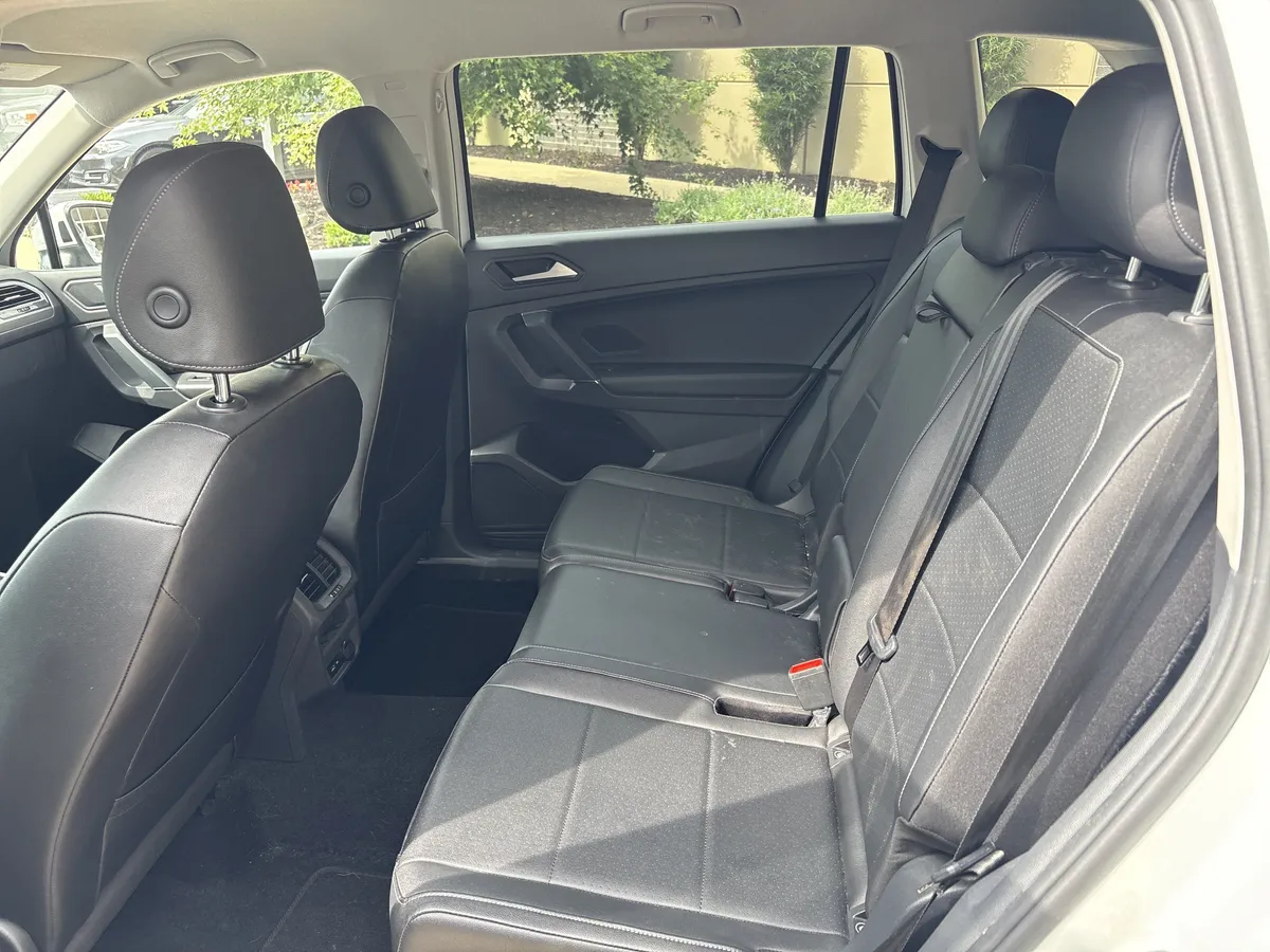 2020 Volkswagen Tiguan SE thumbnail 28