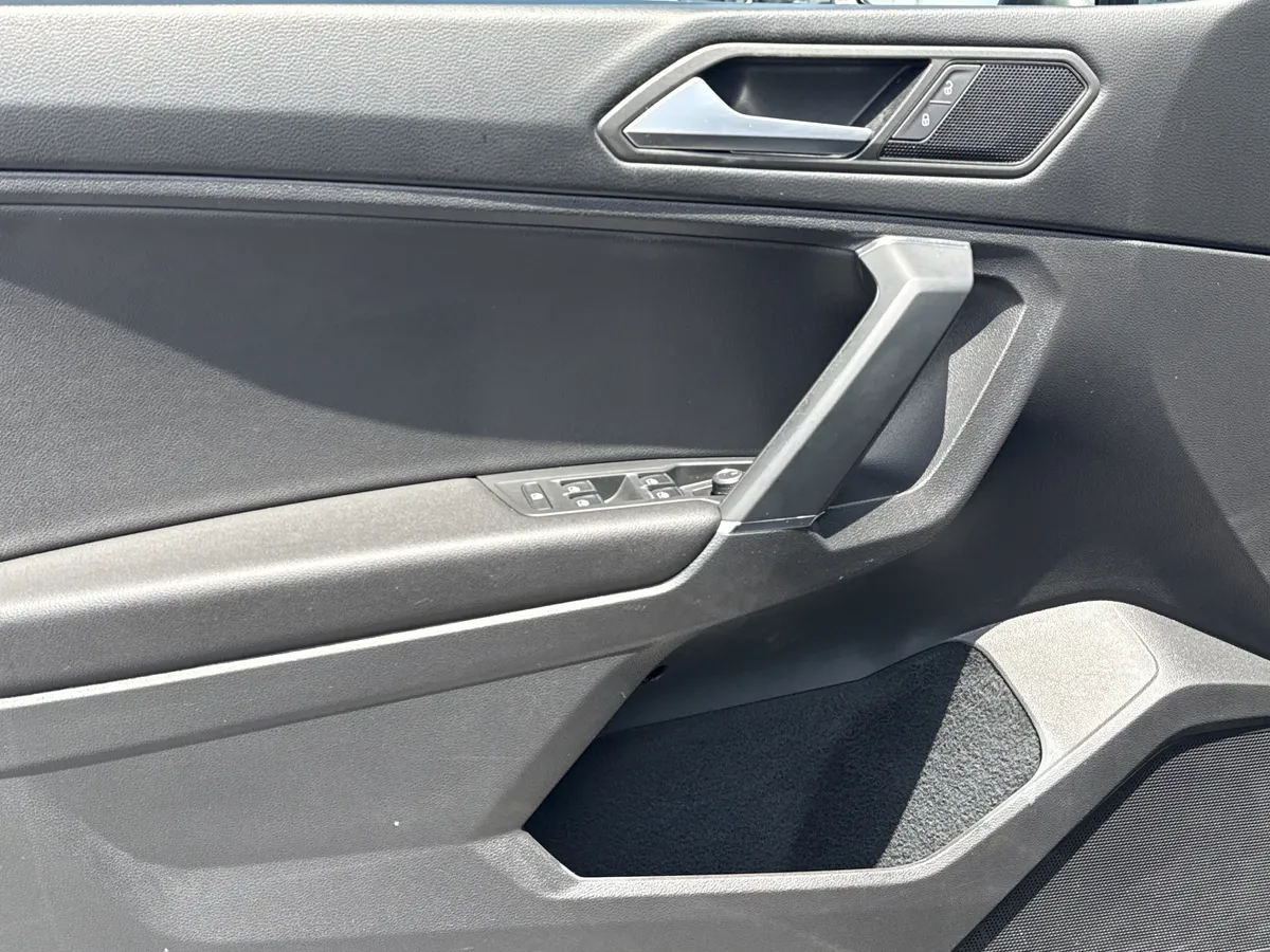 2020 Volkswagen Tiguan SE R-Line Black thumbnail 13