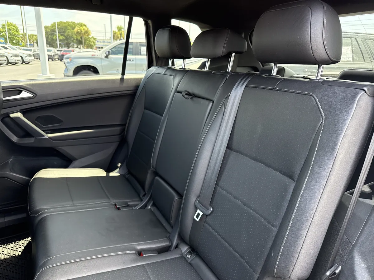 2020 Volkswagen Tiguan SE R-Line Black thumbnail 29