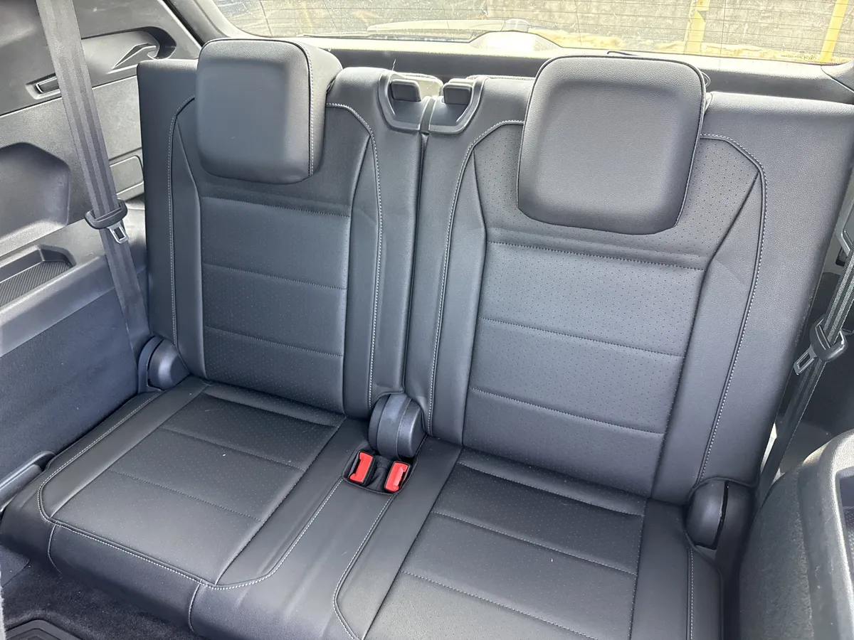 2020 Volkswagen Tiguan SE R-Line Black thumbnail 30