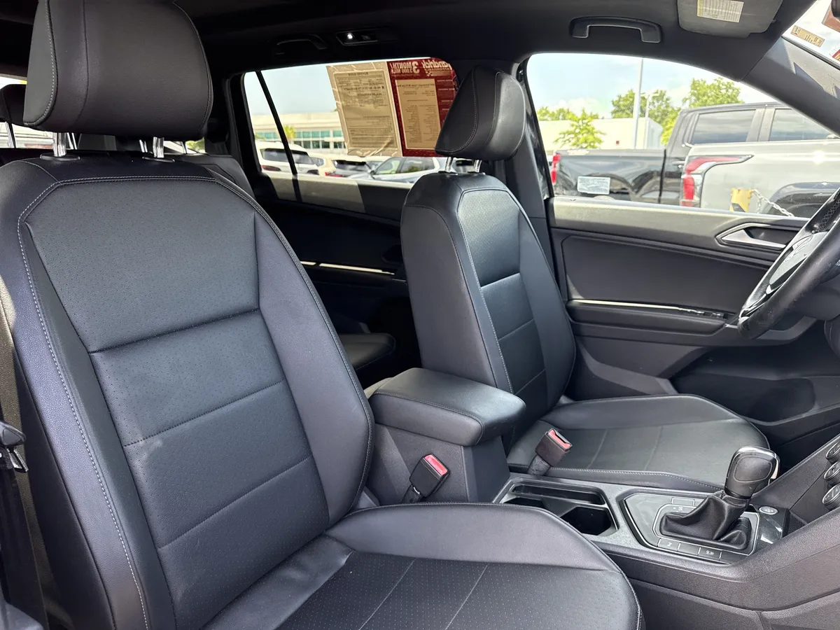 2020 Volkswagen Tiguan SE R-Line Black thumbnail 32