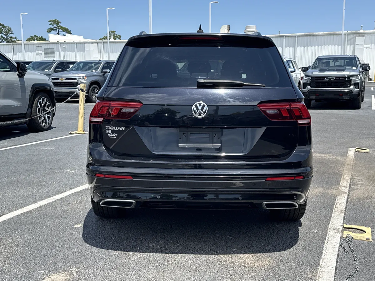 2020 Volkswagen Tiguan SE R-Line Black thumbnail 8
