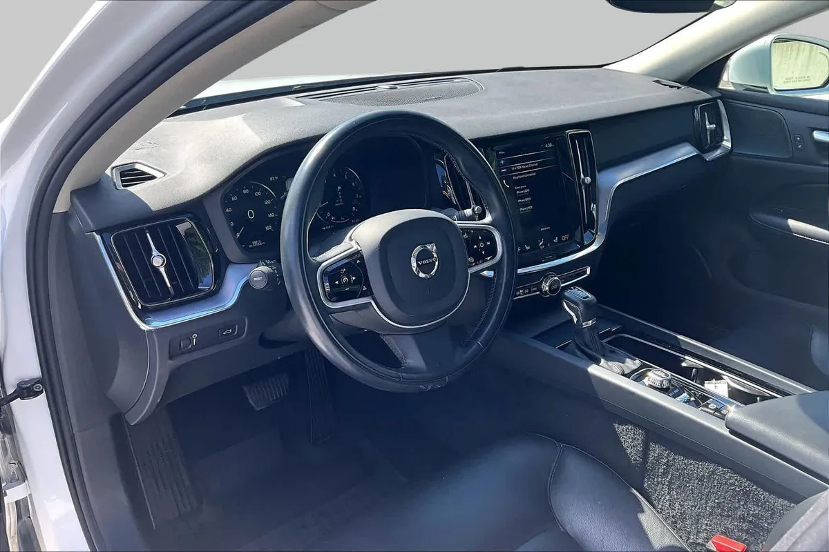 2020 Volvo S60 Momentum thumbnail 18