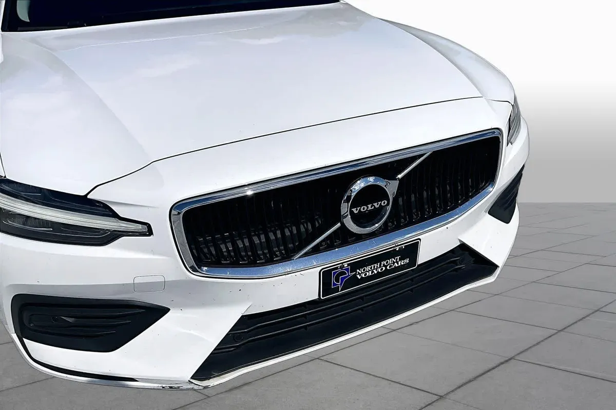 2020 Volvo S60 Momentum thumbnail 30