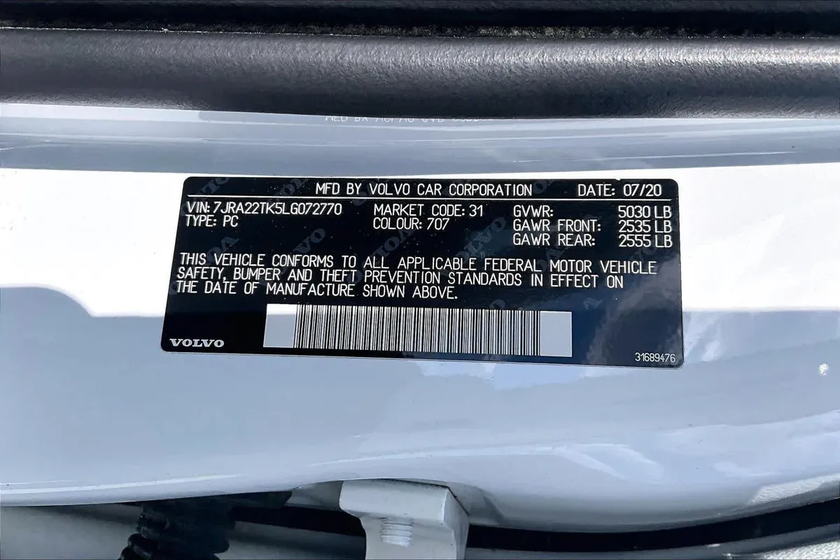 2020 Volvo S60 Momentum thumbnail 32