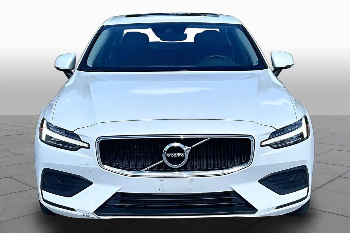 2020 Volvo S60 Momentum thumbnail 4