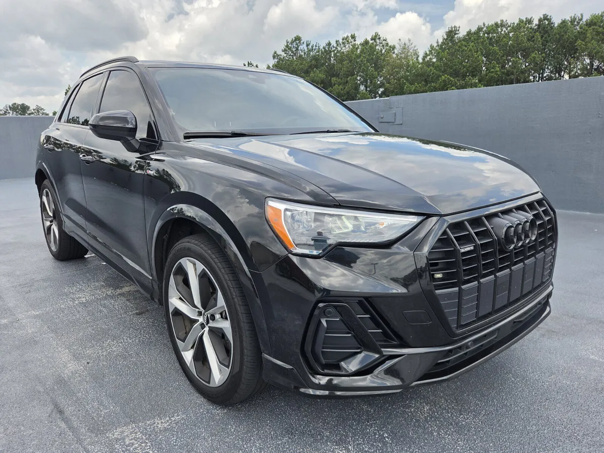 2021 Audi Q3 S line Premium thumbnail 5