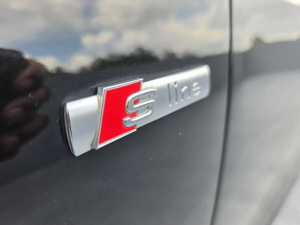 2021 Audi Q3 S line Premium thumbnail 6